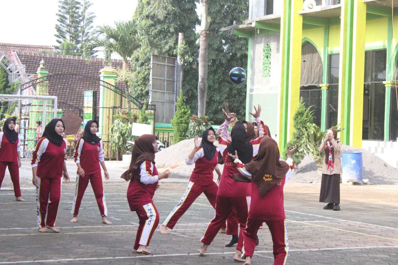 Match Bola Tangan Dalam Rangka Milad Internal MAN 3 Magetan