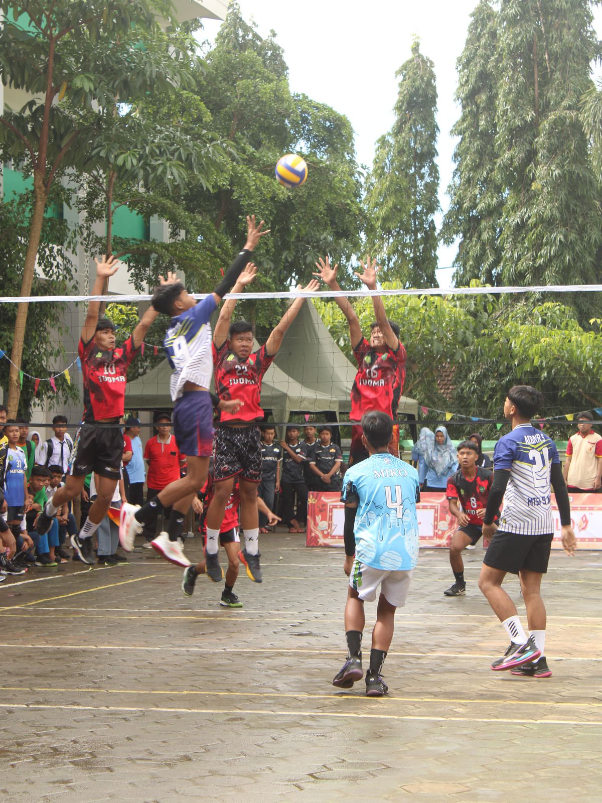 Sengit! Adu Smash dan Strategi Mewarnai Hari Kedua Milad MAN 3 Magetan